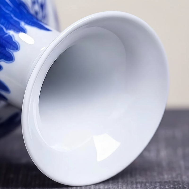 Vase céramique chinois motif lotus détail dessus