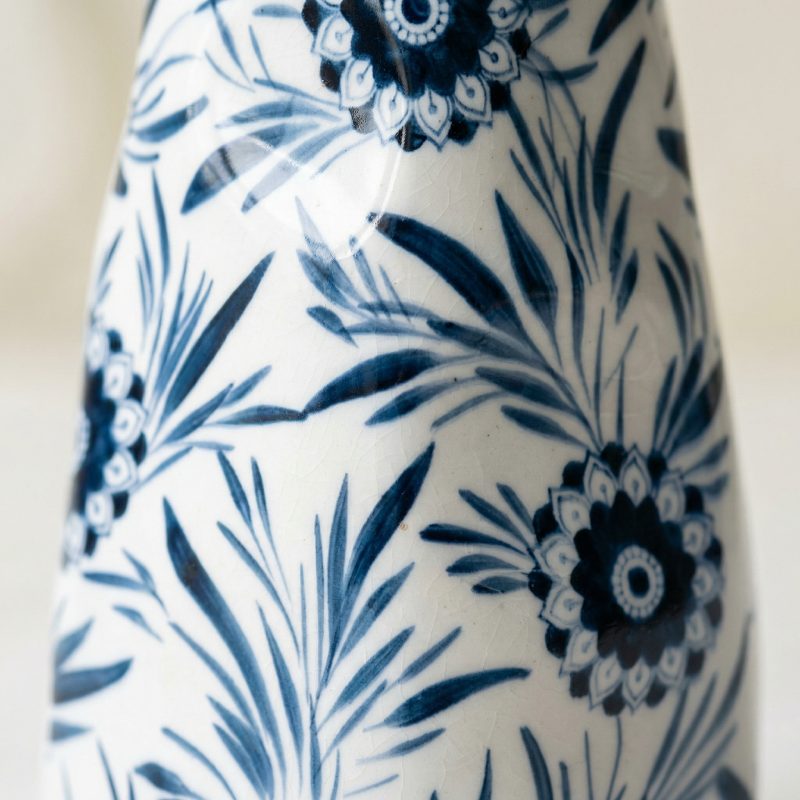 Vase porcelaine motifs fleurs de paysage détail motifs