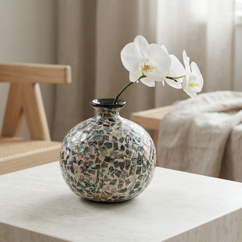 Vase résine en coquillages naturels vietnamiens design scandinave intérieur