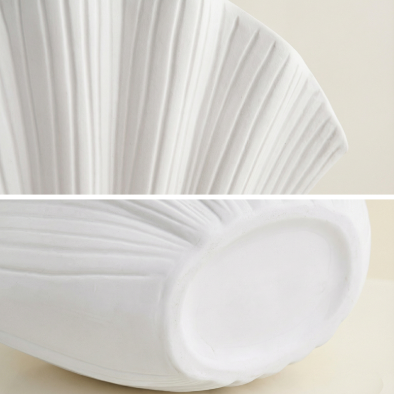 Vases en céramique forme coquillage