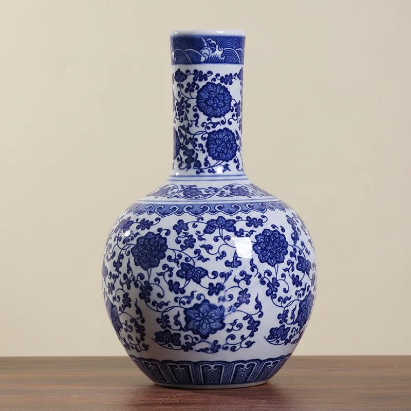 Vases en céramique bleue et blanche – Motifs floraux élégants et intemporels L'univers-du-vase