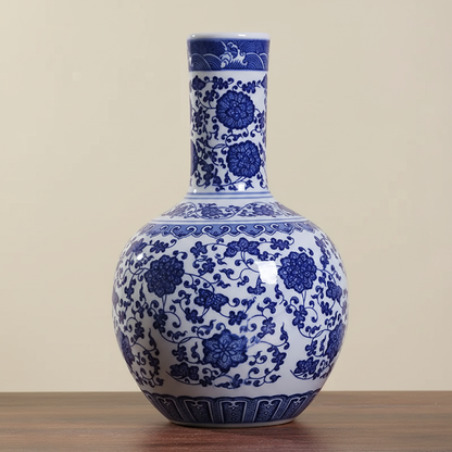 Vases en céramique bleue et blanche – Motifs floraux élégants et intemporels L'univers-du-vase