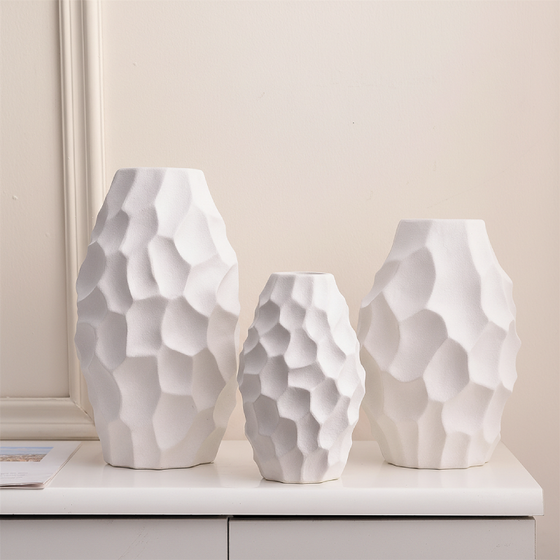 Collection vases céramique sculptée texturé blanc