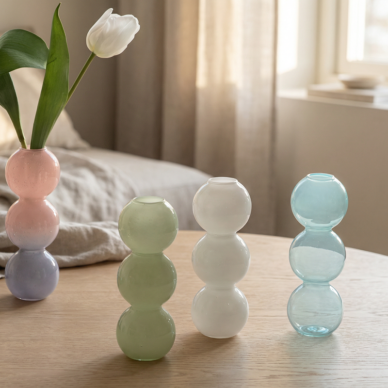 Collection vases verre formes sphériques trois boules lifestyle