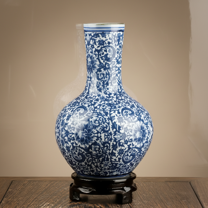 Vases en céramique bleu et blanc – Motifs traditionnels élégants L'univers-du-vase
