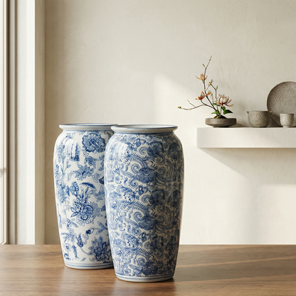 Duo vases céramique blanc motifs floraux bleus lifestyle