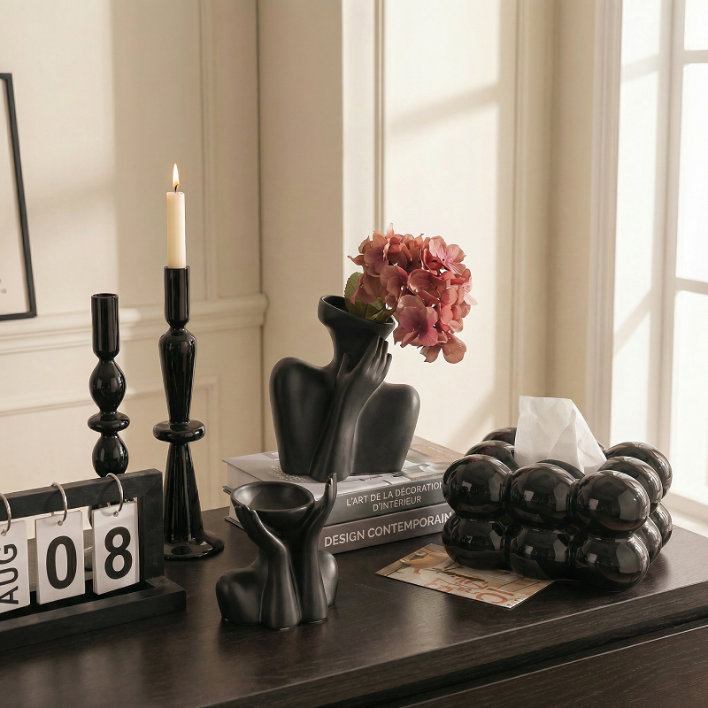 Duo vases céramique noir buste femme lifestyle