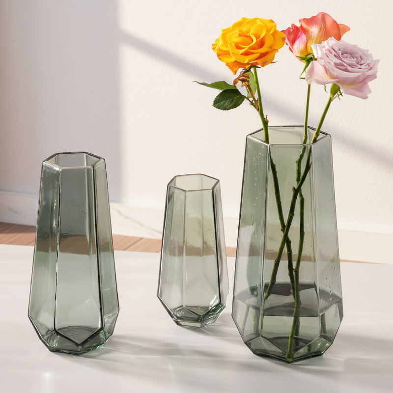 Duo vases verre facetté design minimaliste vert