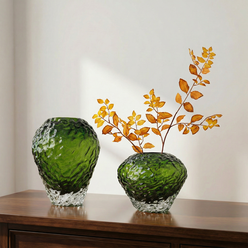 Duo vases verre vert forme pierre volcanique intérieur