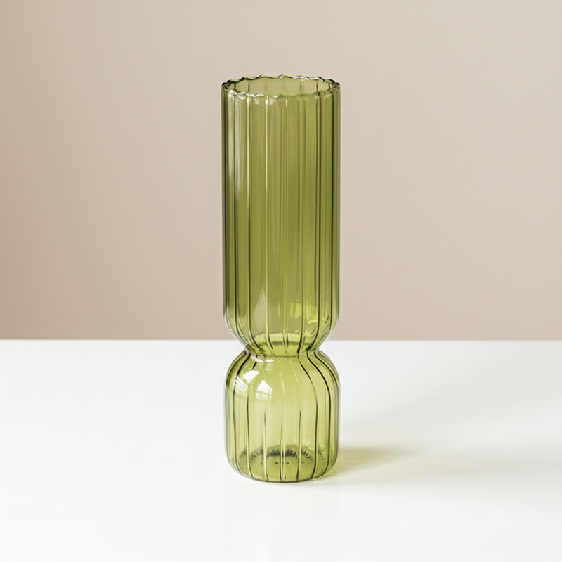 Vase en verre strié – Design contemporain lumineux L'UNIVERS DU VASE