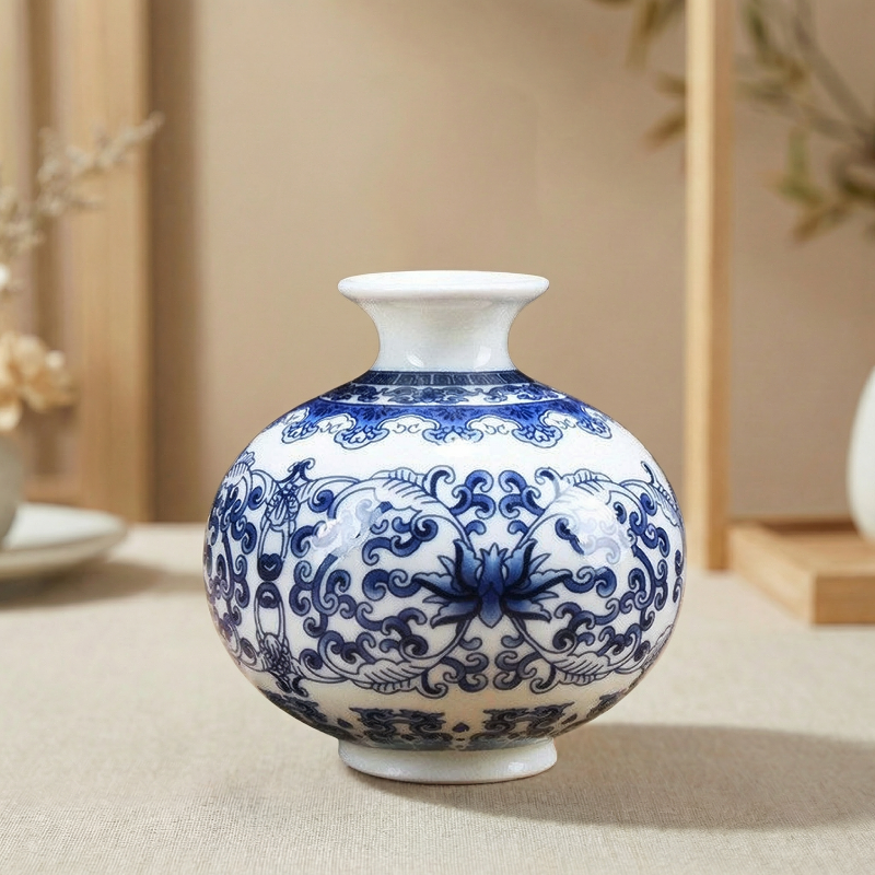 Vases en céramique blanc et bleu – Motifs asiatiques élégants L'univers-du-vase