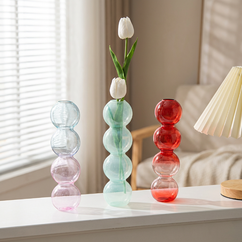 Trio vases verre formes sphériques quatre boules lifestyle