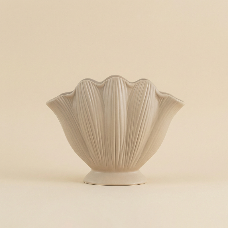 Vases en céramique forme coquillage
