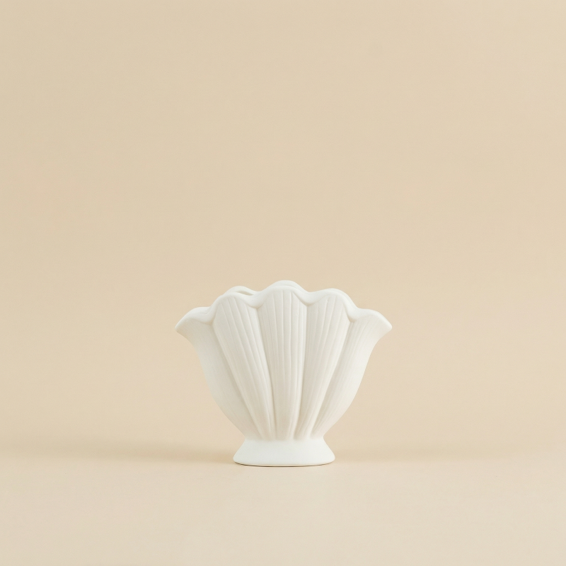 Vases en céramique forme coquillage
