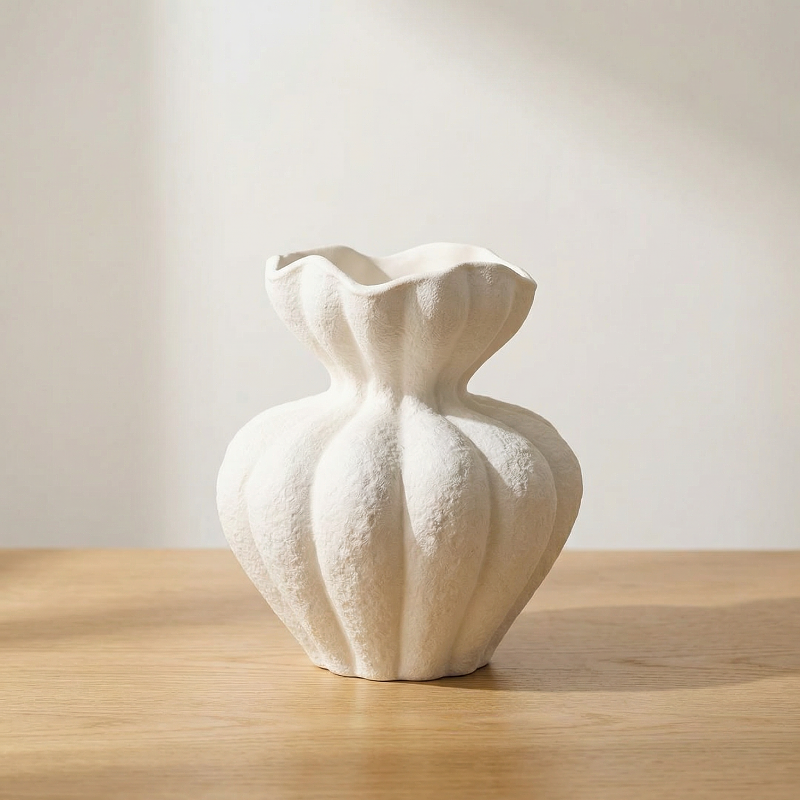 Vase céramique blancs design pétales décoration