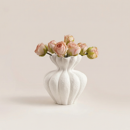 Vase céramique blancs design pétales modèle A avec 10 roses