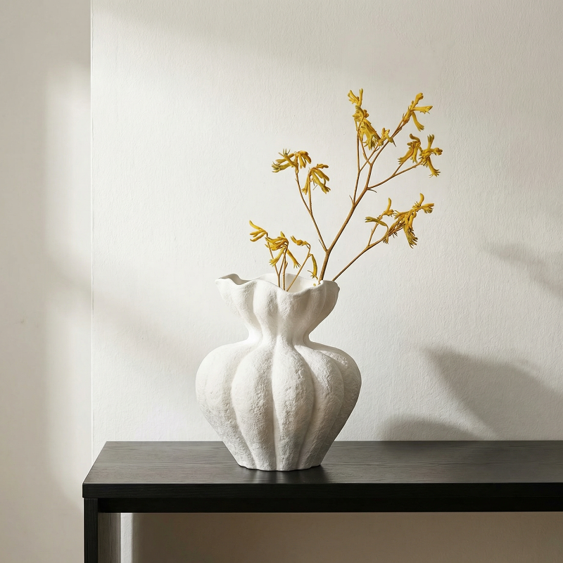 Vase céramique blancs design pétales modèle B intérieur