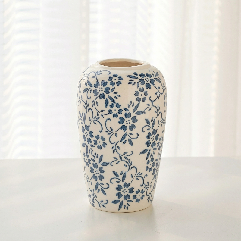 Vase en céramique bleu et blanc – Décor floral élégant et intemporel L'UNIVERS DU VASE