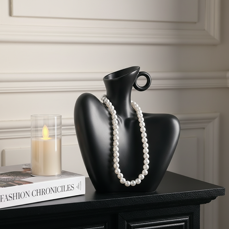 Vase céramique clavicule noir mat lifestyle