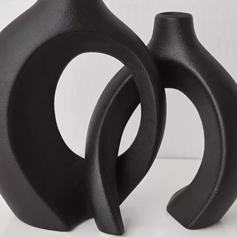 Vase ceramique design nordique noir detail matiere