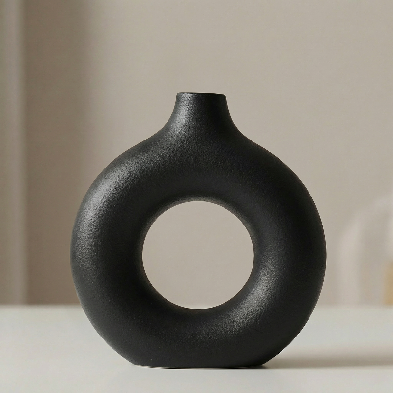 Vases en céramique design circulaire