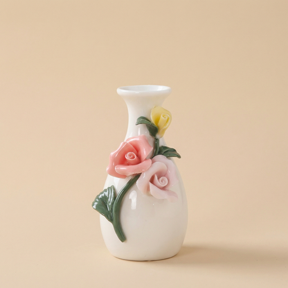 Vases en céramique roses en relief