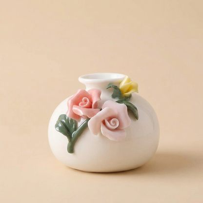 Vases en céramique roses en relief