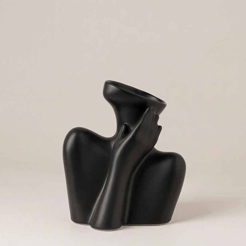Vase céramique noir buste femme modèle A