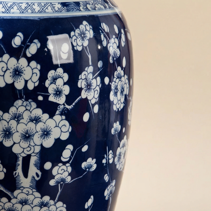 Vase céramique prune orientale italienne bleu et blanc détail matière