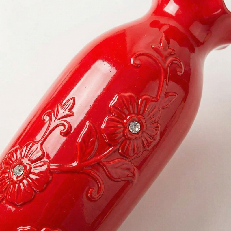 Vase céramique rouge design festif modèle B détail matière