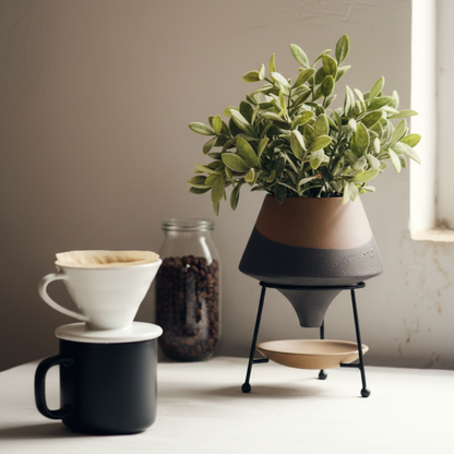 Vase céramique sur pied design sculptural contemporain lifestyle