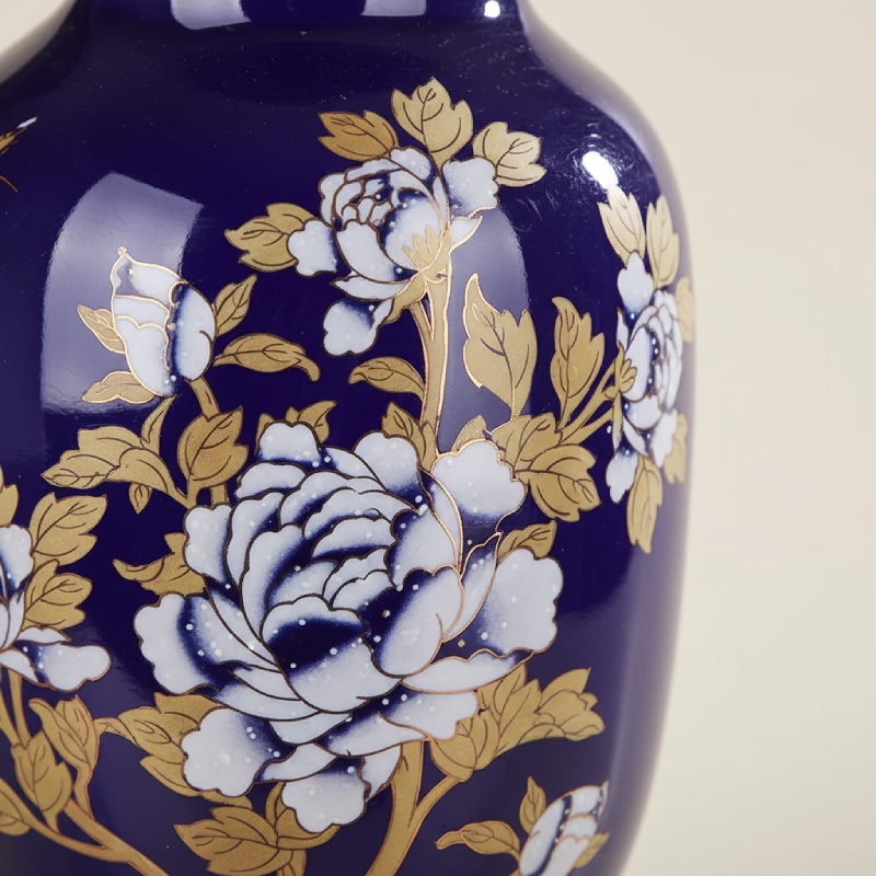Vase chinois céramique bleu détail matière