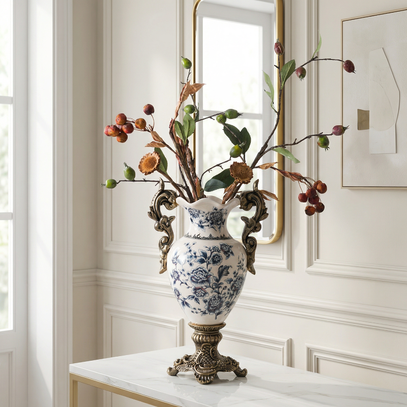 Vase double anses style européen raffiné fleurs bleus et blancs lifestyle
