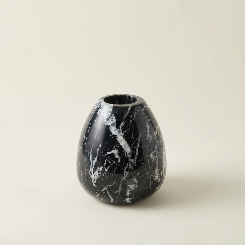 Vase marbre noir design scandinave taille S