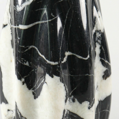 Vase marbre noir et blanc style luxueux taille L détail