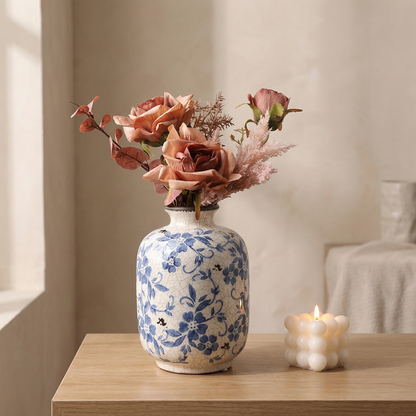 Vase porcelaine blanc motif craquelé et fleurs bleues déco élégante