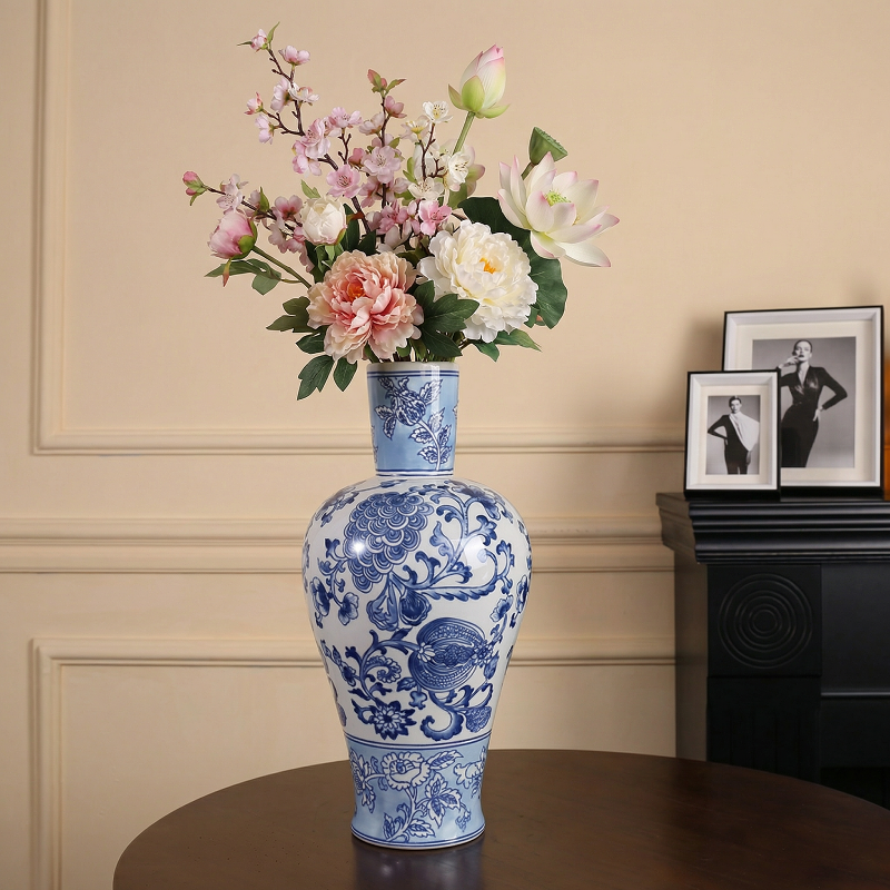 Vase porcelaine bleu et blanc motifs élégants modèle B lifestyle