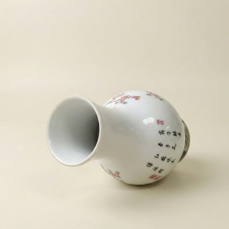 Vase porcelaine motifs fleurs de prunier blanc détail haut