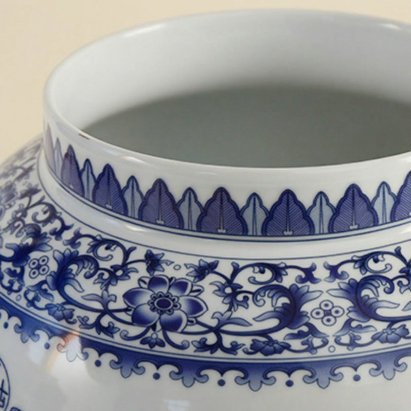 Vase porcelaine paysage chinois blanc et bleu détail dessus