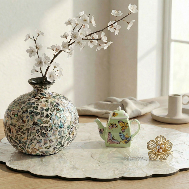 Vase résine en coquillages naturels vietnamiens design scandinave décoration