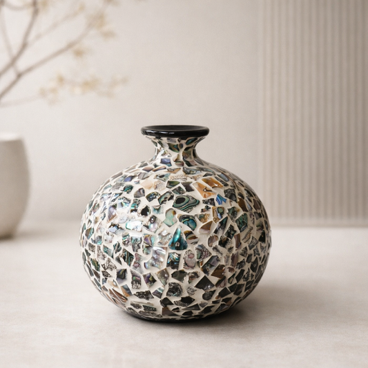 Vase résine en coquillages naturels vietnamiens design scandinave  principa
