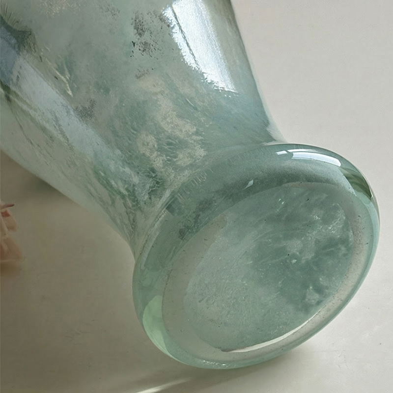 Vase verre bleu design dentelle vintage modele A détail bas