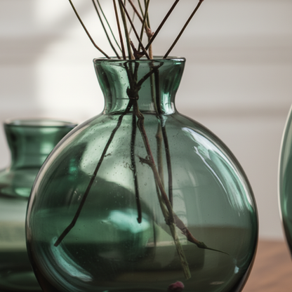 Vase verre design arrondi vert détail matière