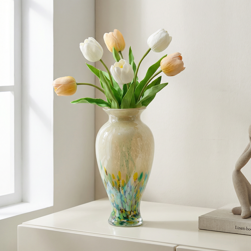 Vase verre design élégant jaune finition glaçure lifestyle