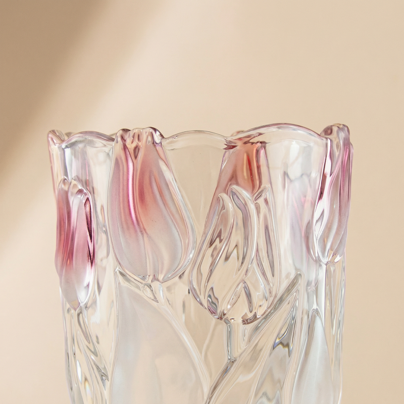 Vase verre design tulipes rose détail haut