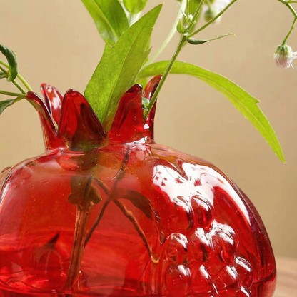 Vase verre grenade rouge détail matière