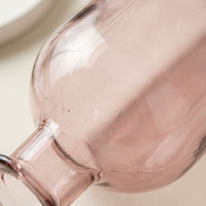 Vase verre minimaliste contemporain rose lifestyle detail