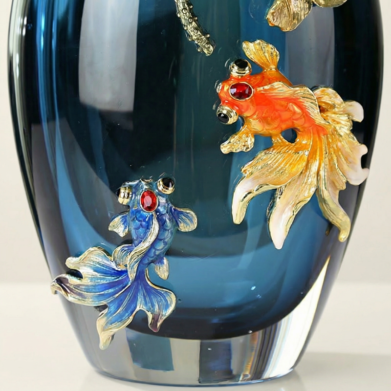 Vase verre motif poisson et lotus détail bas