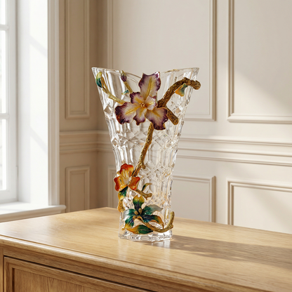 Vase verre transparent incrusté de fleurs iris colorées élégante