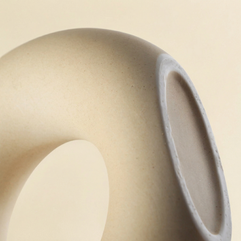 Vases en céramique design circulaire